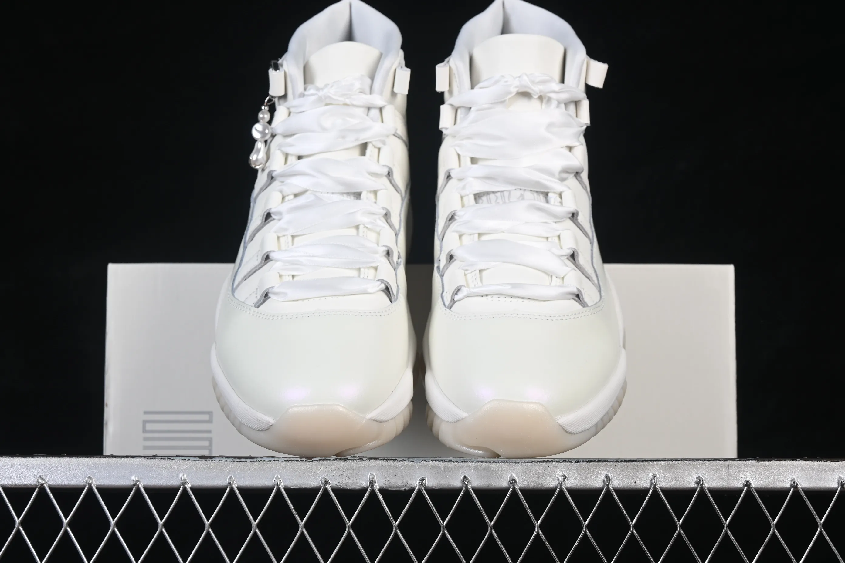 All categories Air Jordan Jordan series basketball shoes Air Jordan 11 F version Air Jordan 11 Retro "Pearl" AJ11 Joe 11 Pearl White AR0715-110